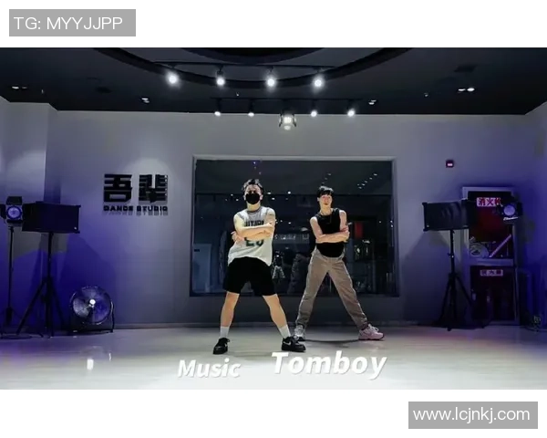 街舞深度解析:西安街舞队的防守与反击策略全揭秘 街舞深度解析:西安街舞队的防守与反击策略全揭秘