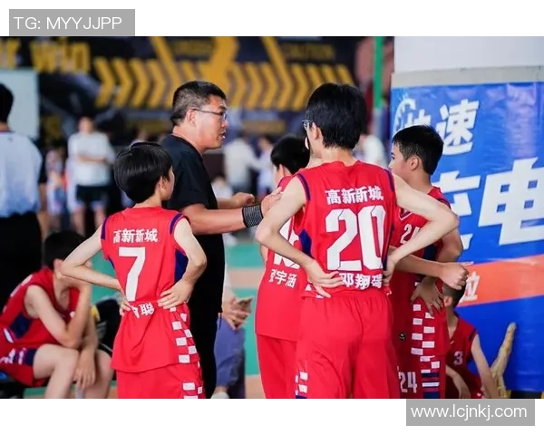 成都篮球队个人能力表现分析与邀请赛精彩瞬间回顾