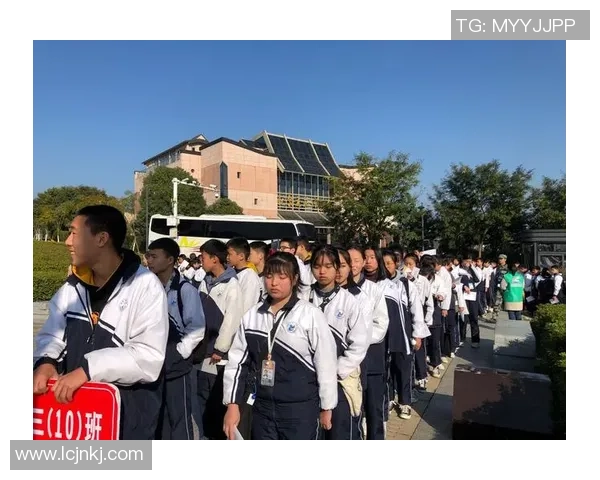 足球明星勒齐尔的传奇之路与辉煌成就全解析 足球明星勒齐尔的传奇之路与辉煌成就全解析