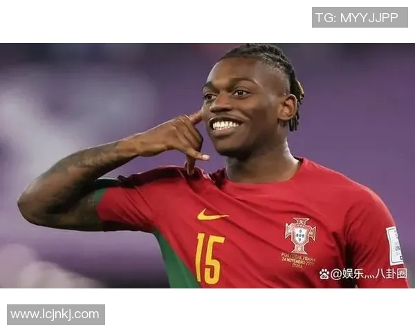 足球明星深情瞬间展现爱与激情的动人照片合集 足球明星深情瞬间展现爱与激情的动人照片合集